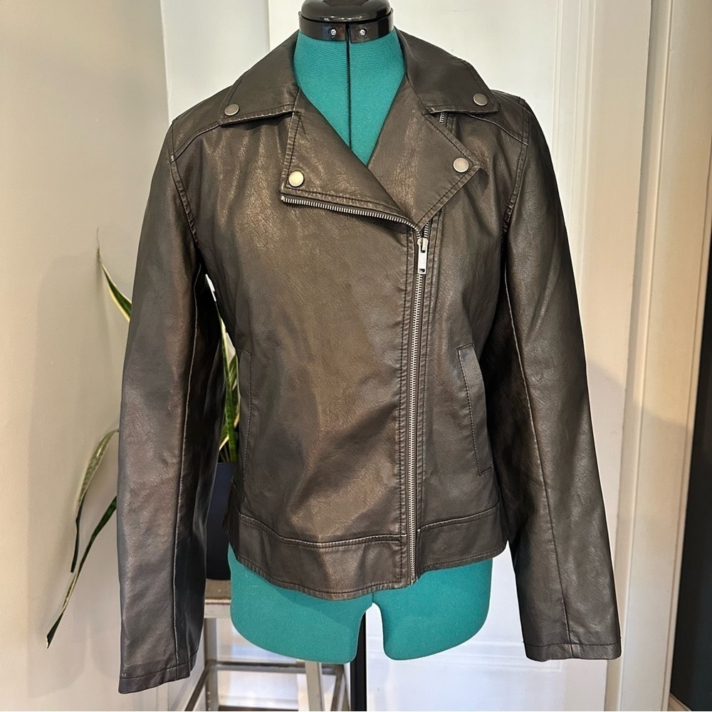 Universal Thread faux leather jacket size small